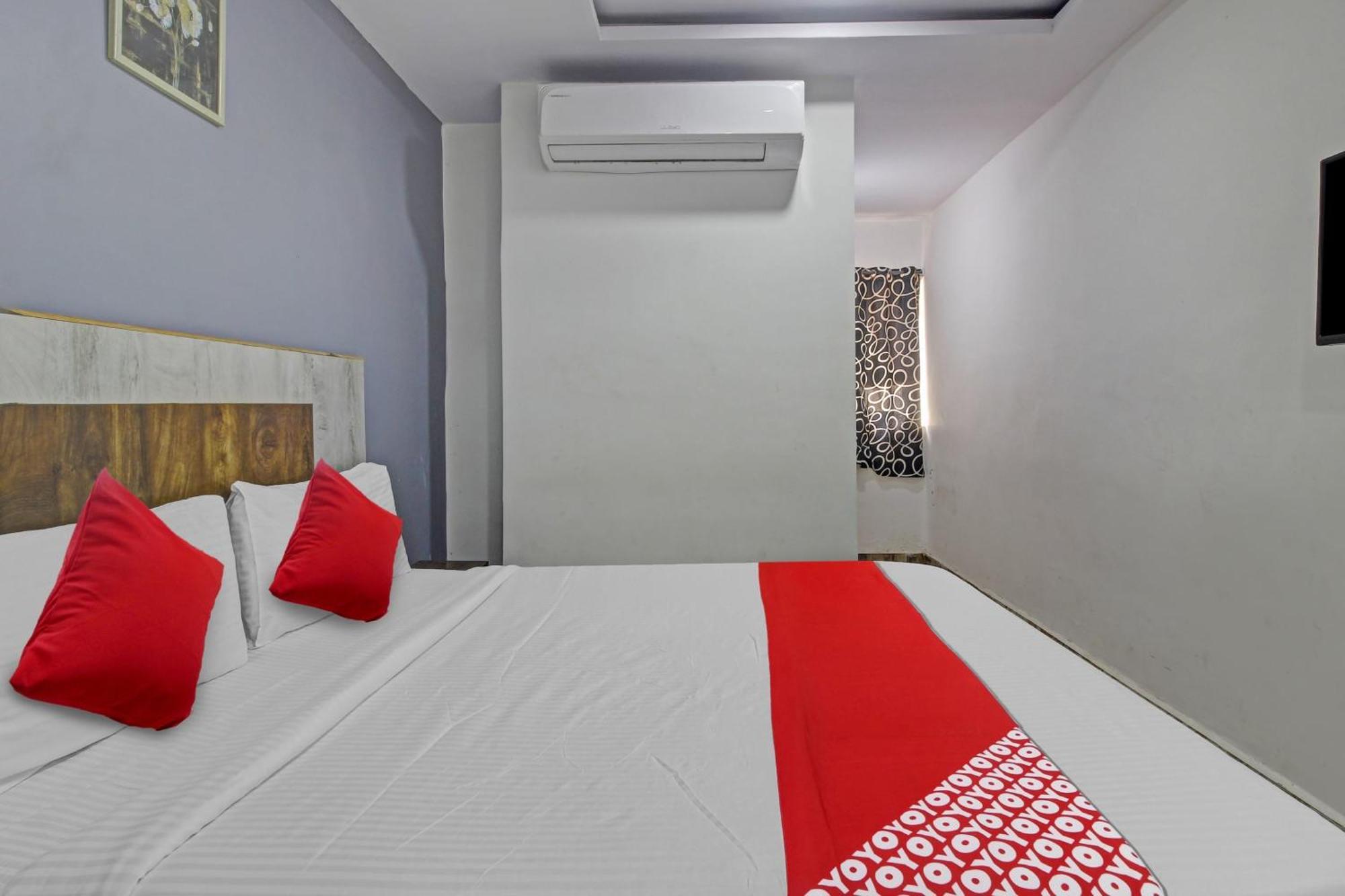 Super Hotel O Sri Sai Regency Hyderabad Exterior photo