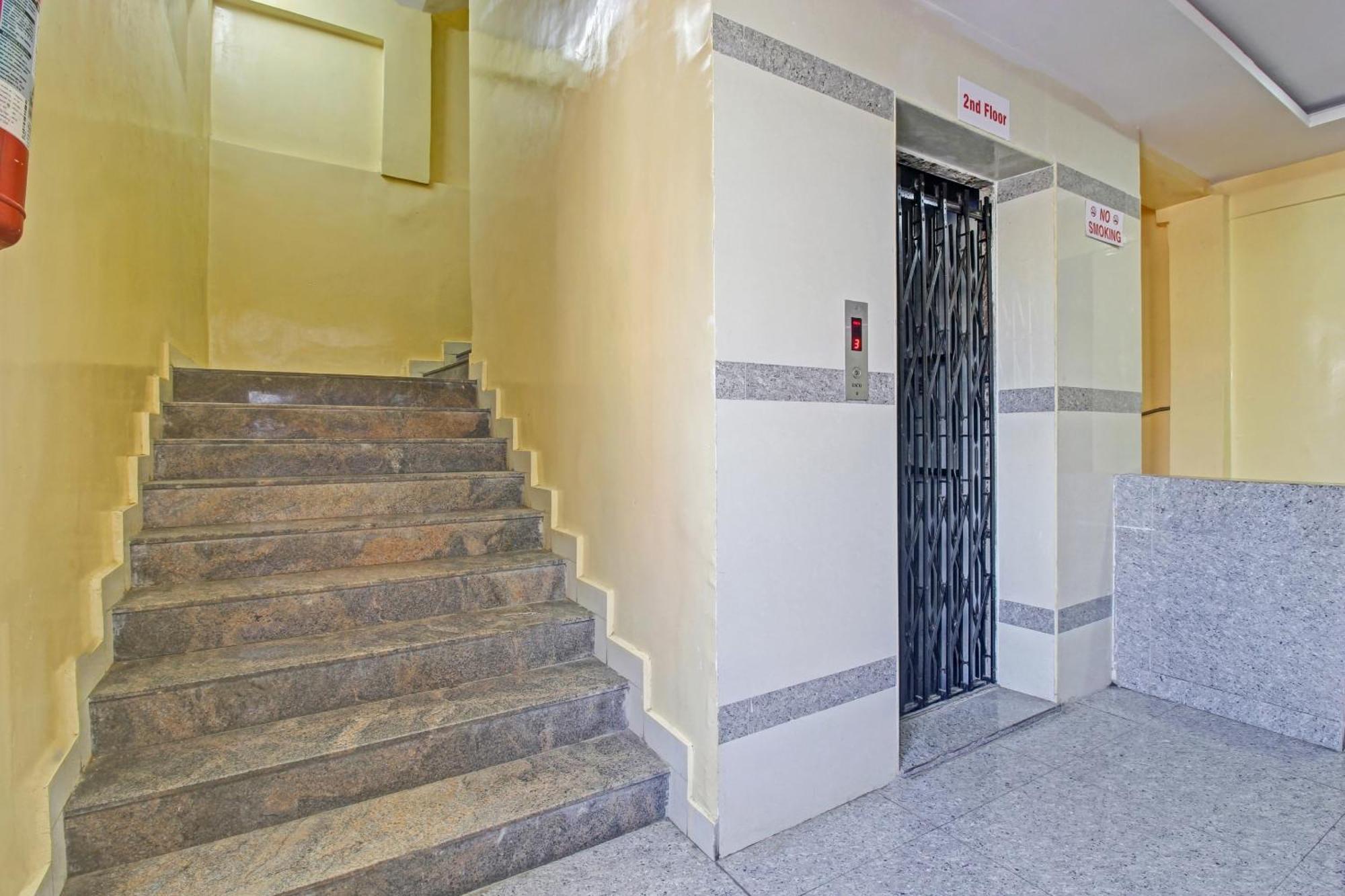 Super Hotel O Sri Sai Regency Hyderabad Exterior photo
